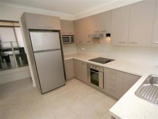 The Terrace Apartment Teluk Byron Bagian luar foto